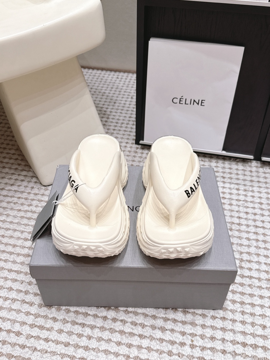 Balenciaga Cream Padded Platform Thong Sandals